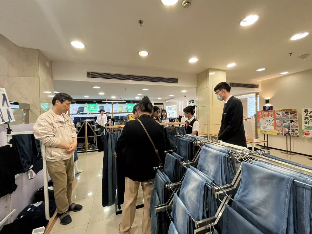 韧性十足的中国外贸企业：“不倒翁”被摁下去	，还会再弹起来  第3张