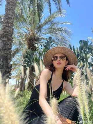 夏日的钟楚曦：你可真是把我辣得说不出话